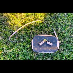 Authentic Louis Vuitton Saintonge monogram